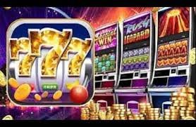 Antarmuka platform indonet88 di ponsel yang menampilkan kategori permainan: slot, live dealer, sportsbook, dan esports
